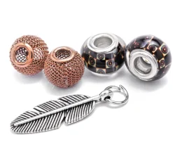 folia Anhänger & Charms|Scrapbooking>Charms "Feather", 5tlg.