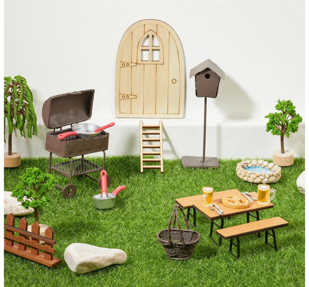 HobbyFun Miniaturen|Dekofiguren & -Objekte>Miniatur Koffergrill "Lyss"