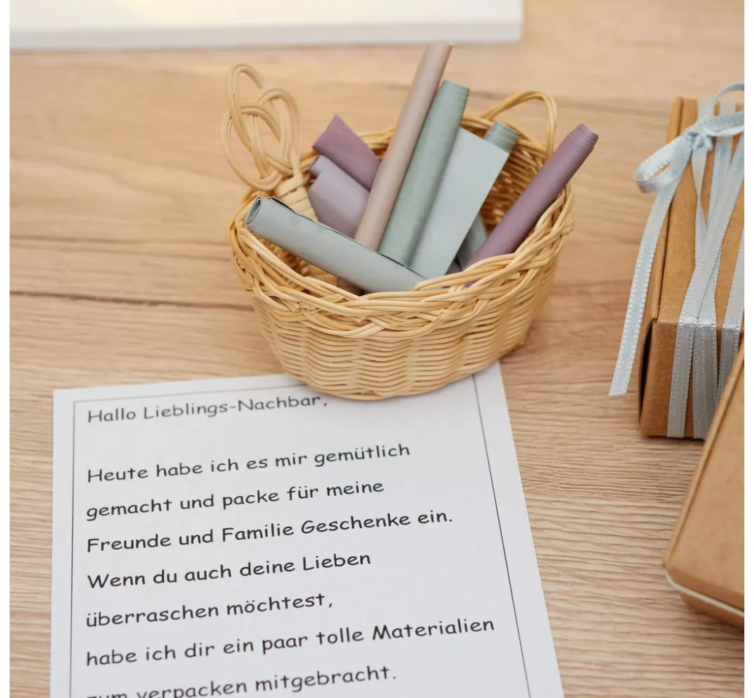HobbyFun Miniaturen>Wichtel-Set "Wäschekorb & Teppichklopfer"